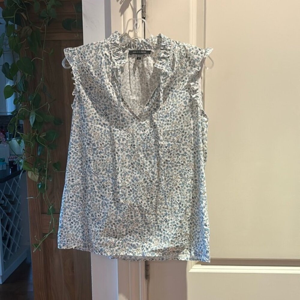 JUDITH & CHARLES 4 100% cotton ditsy floral v neck sleeveless blouse